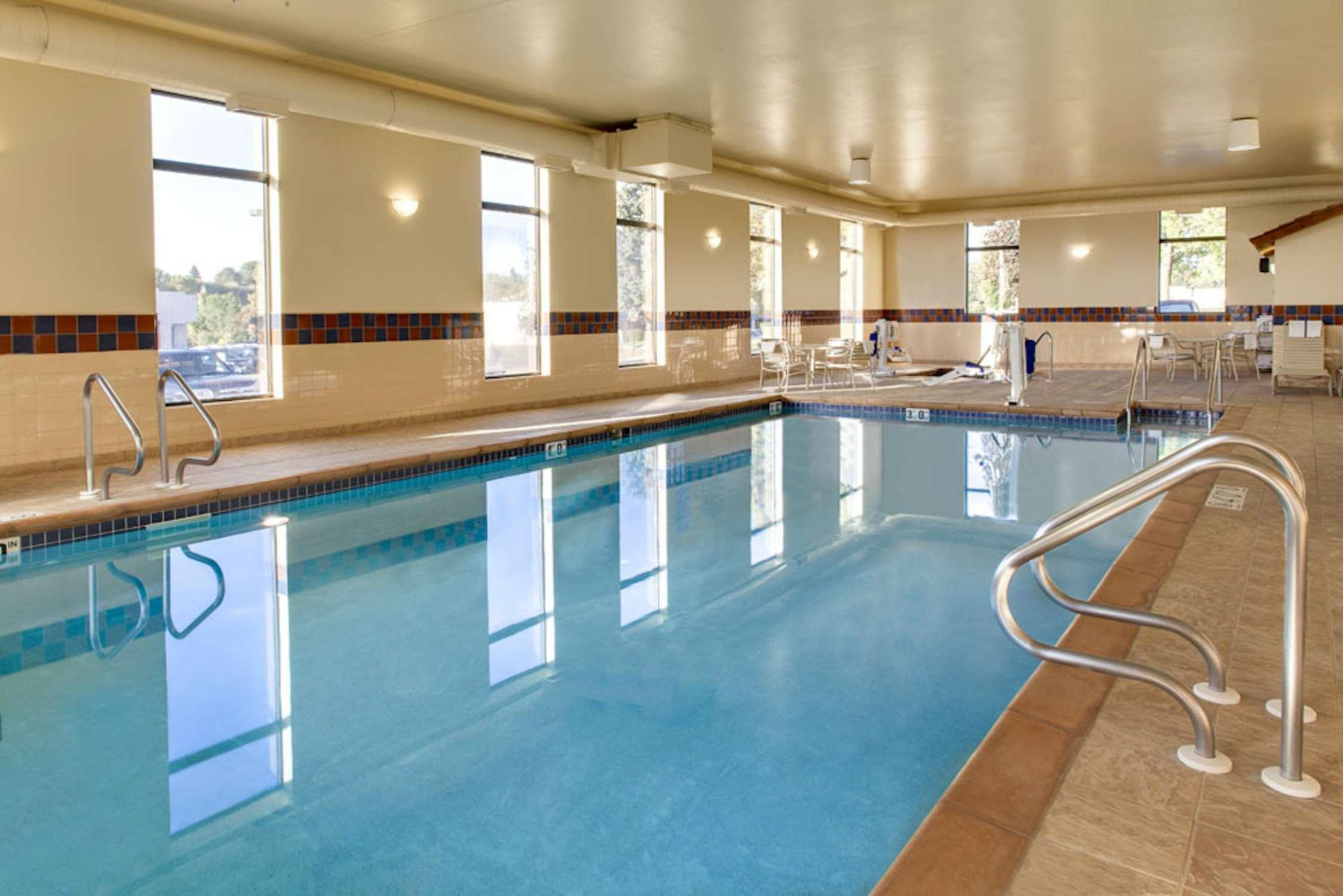 Hampton Inn Dubuque Dış mekan fotoğraf