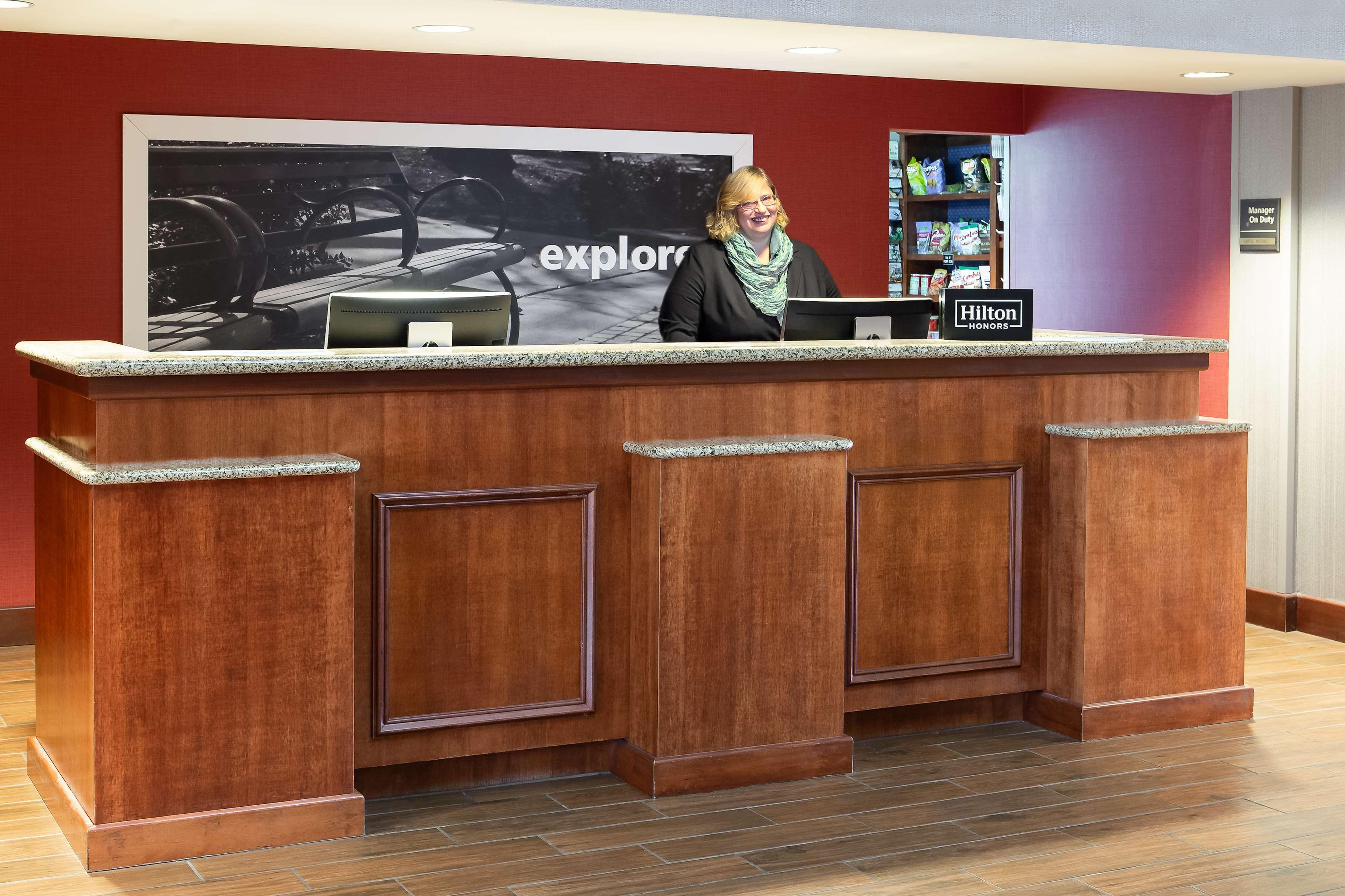 Hampton Inn Dubuque Dış mekan fotoğraf