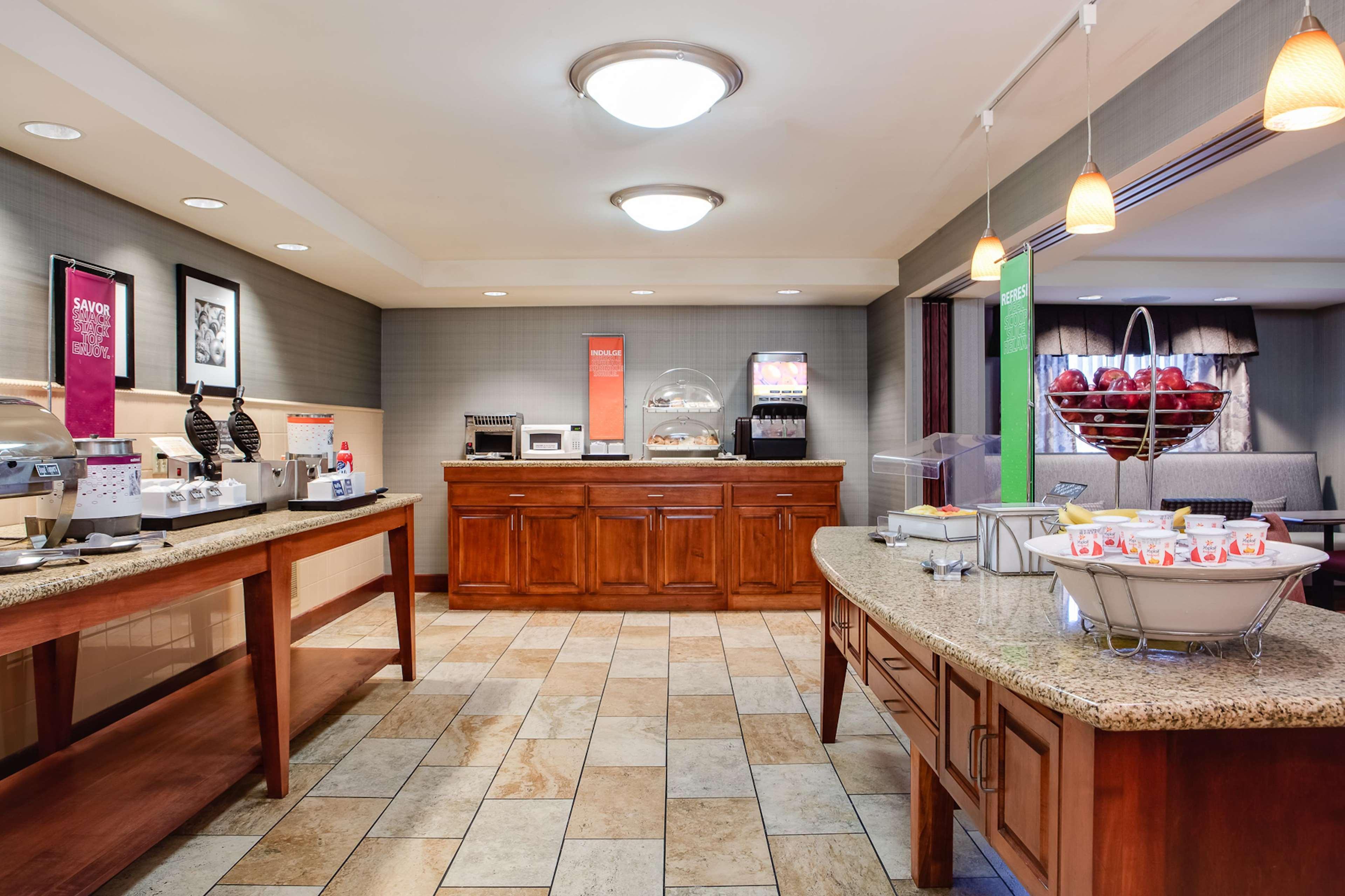 Hampton Inn Dubuque Dış mekan fotoğraf