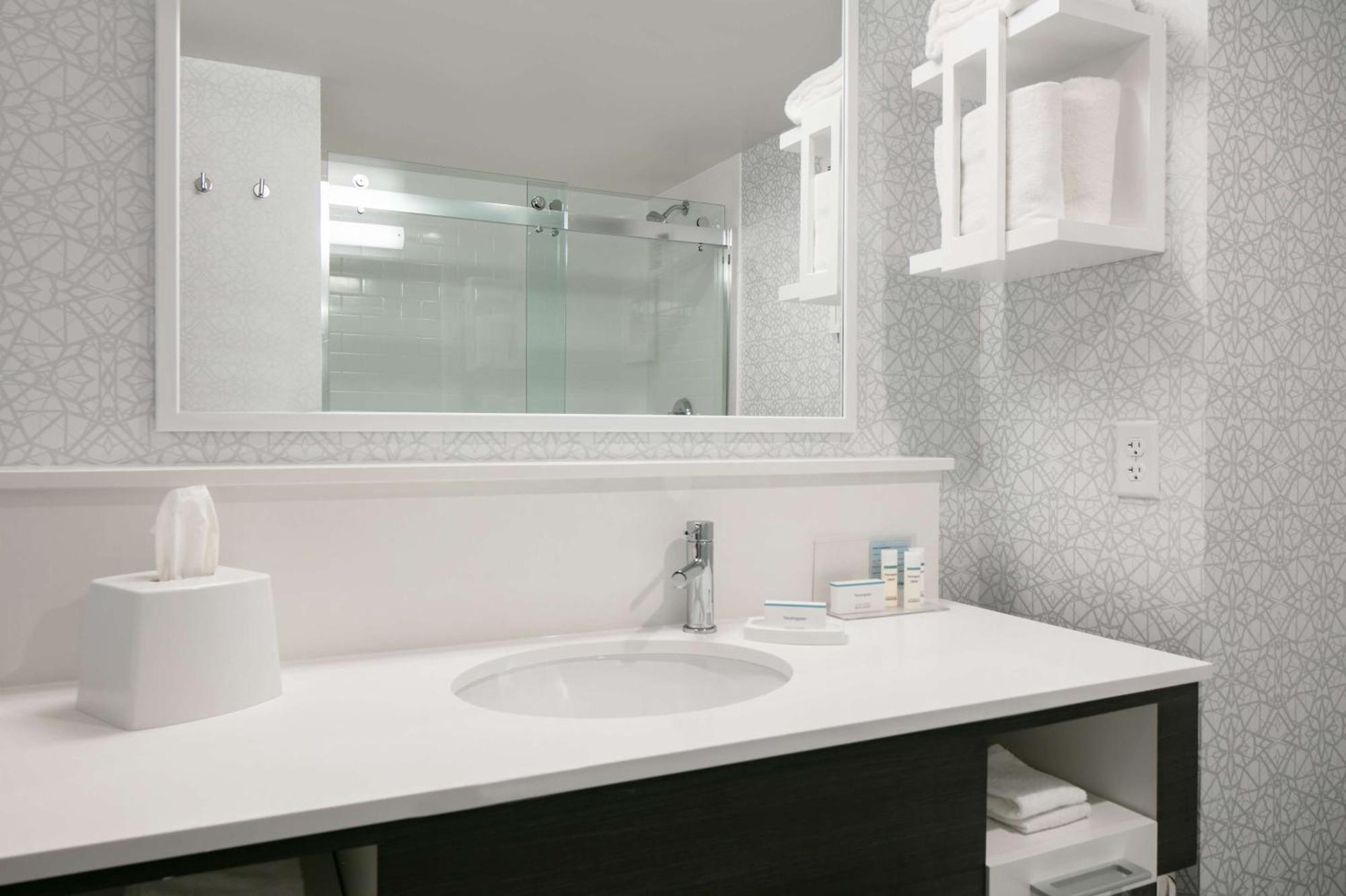 Hampton Inn Dubuque Dış mekan fotoğraf