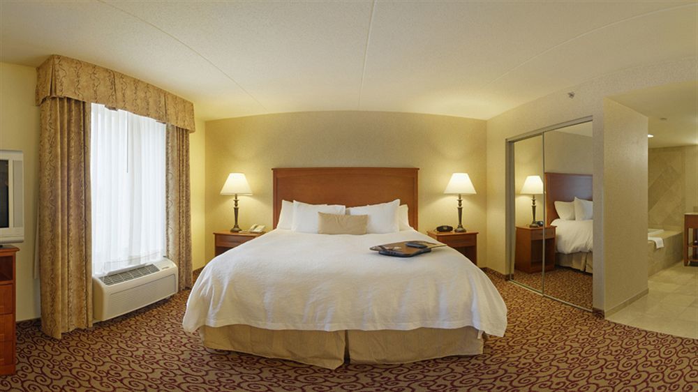 Hampton Inn Dubuque Dış mekan fotoğraf