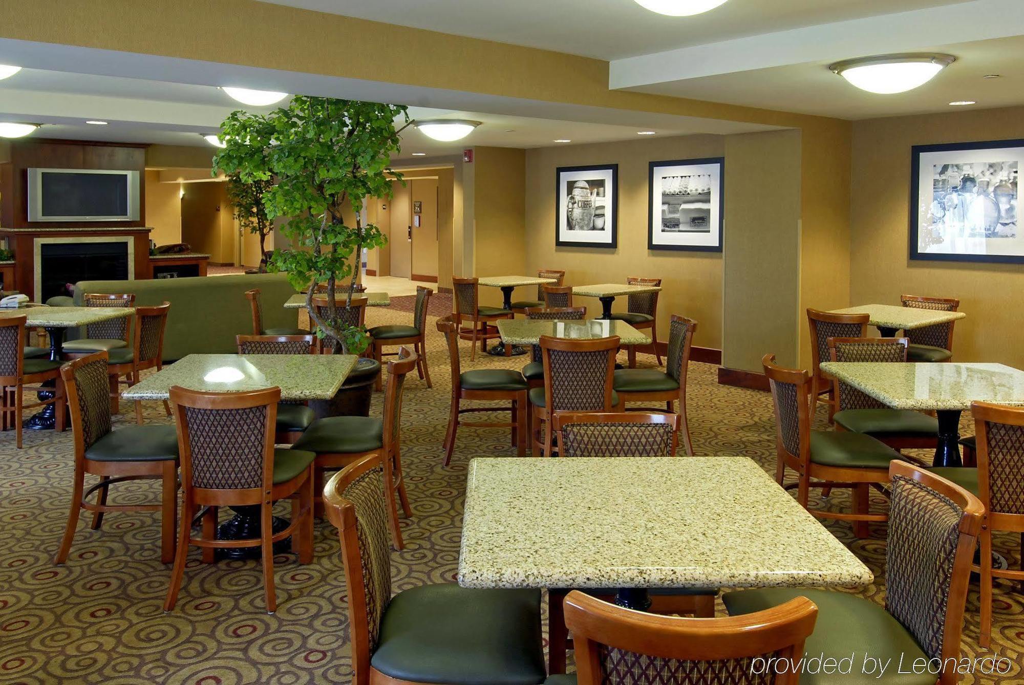 Hampton Inn Dubuque Dış mekan fotoğraf