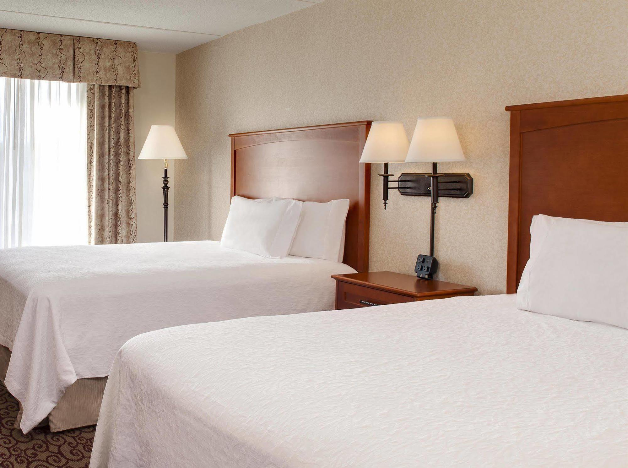 Hampton Inn Dubuque Dış mekan fotoğraf